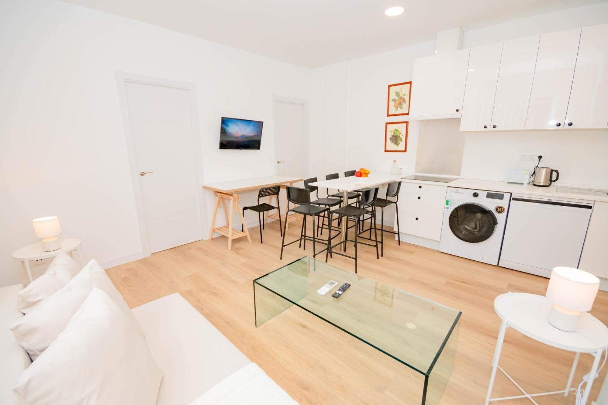 For Cozy And Charming 3-bedroom Temporal In Asr18 Apartment Madrid